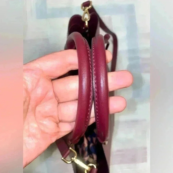Fancy  Wine 🍷 Red Michael Kors 😎 brand new - Picture 11 of 11